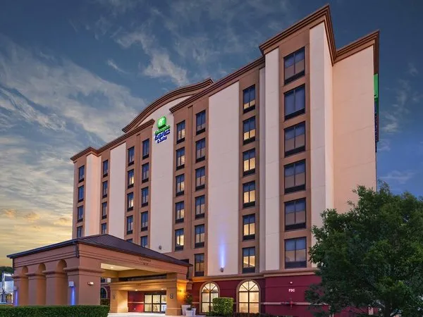 Holiday Inn Express & Suites Houston - Memorial Park Area