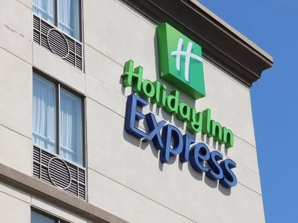 Holiday Inn Express & Suites Huntsville