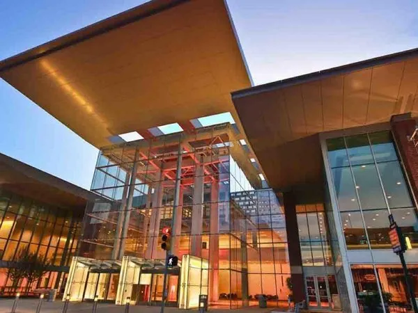 Holiday Inn Express & Suites Indianapolis Downtown Convention Center Area