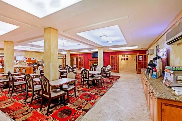 Holiday Inn Express & Suites Lafayette-South