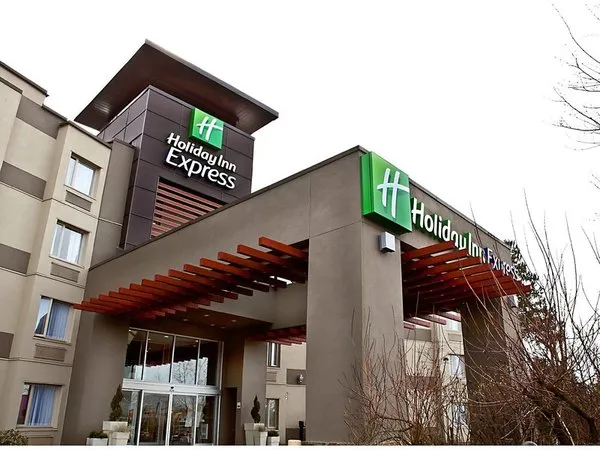 Holiday Inn Express & Suites Langley