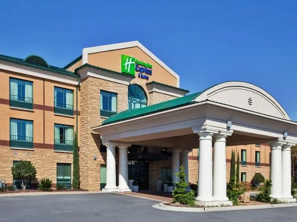 Holiday Inn Express & Suites Macon-West