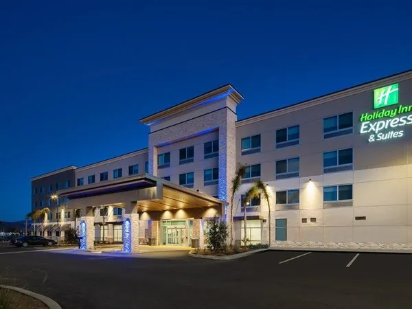 Holiday Inn Express & Suites Murrieta