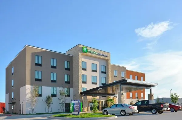 Holiday Inn Express & Suites Oklahoma City Mid - Arpt Area