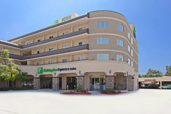 Holiday Inn Express & Suites Pasadena Los Angeles
