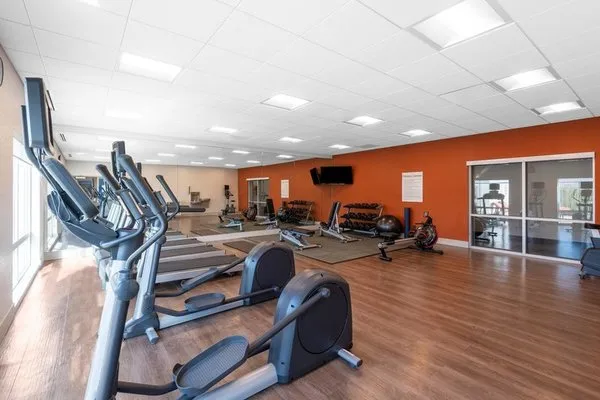 Holiday Inn Express & Suites Phoenix - Airport North