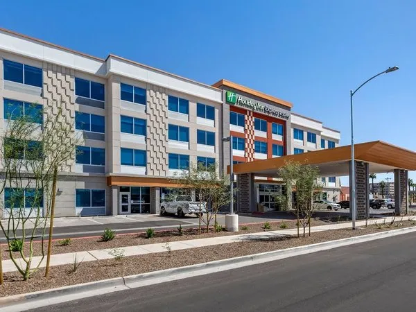 Holiday Inn Express & Suites Phoenix Down Town - State Capitol