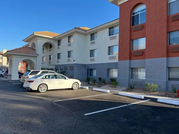 Holiday Inn Express & Suites Phoenix - Mesa West