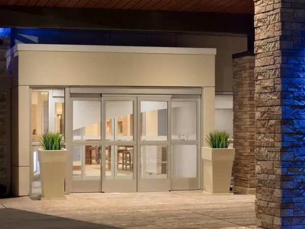 Holiday Inn Express & Suites Phoenix - Tempe