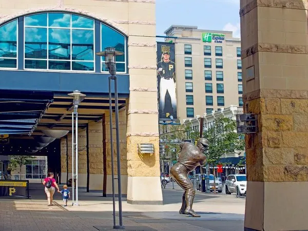Holiday Inn Express & Suites Pittsburgh North Shore