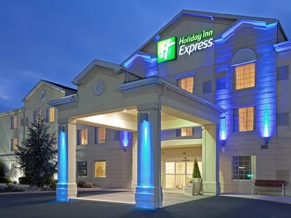 Holiday Inn Express & Suites Reading