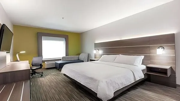Holiday Inn Express & Suites Regina - South