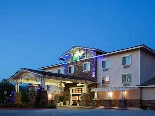 Holiday Inn Express & Suites San Dimas