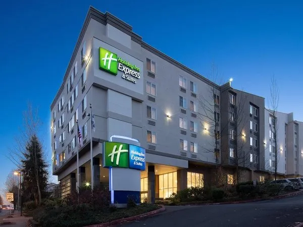 Holiday Inn Express & Suites Seattle-Sea-Tac Airport