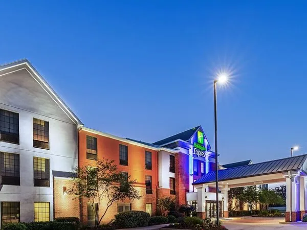 Holiday Inn Express & Suites Sulphur (Lake Charles)