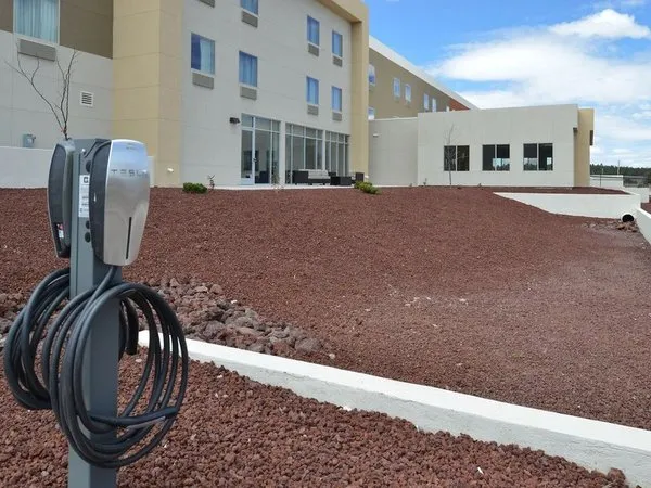 Holiday Inn Express & Suites Williams