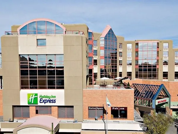 Holiday Inn Express Vancouver Metrotown (Burnaby)