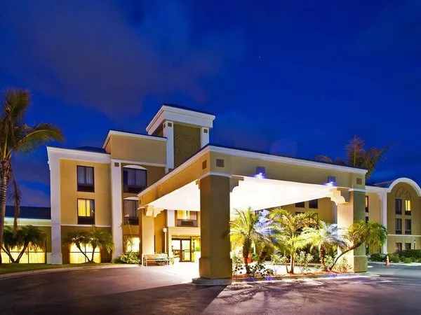 Holiday Inn Express Vero Beach West (I-95)