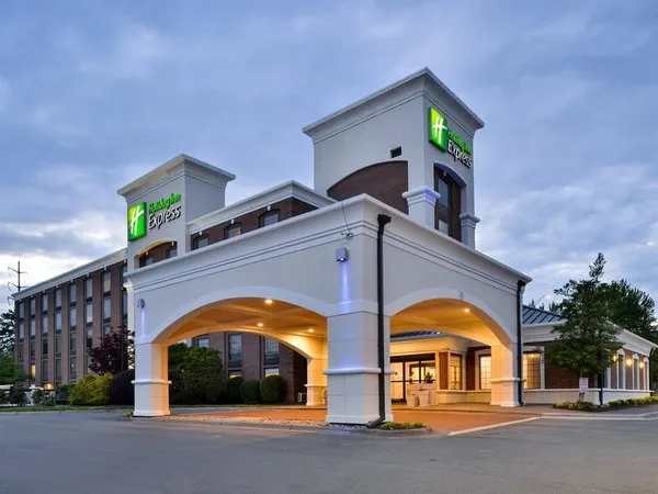 Holiday Inn Express Winston - Salem Downtown West