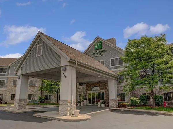 Holiday Inn Hotel & Suites Milwaukee Airport