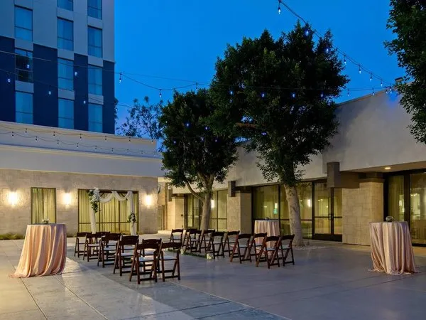 Holiday Inn Long Beach Airport