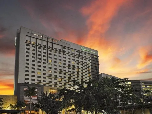 Holiday Inn Makati