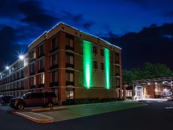 Holiday Inn Saratoga Springs