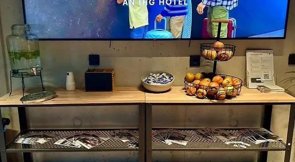 Holiday Inn - the niu, Fender Amsterdam