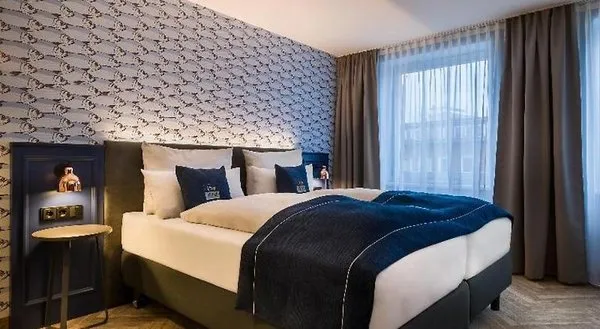 Holiday Inn - the niu, Welly Kiel