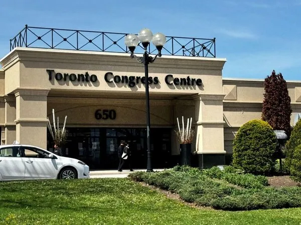 Holiday Inn Toronto Airport East