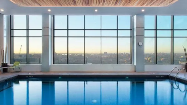 Holiday Inn & Suites Montréal Centre-Ville Ouest