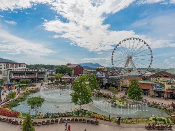 Holiday Inn & Suites Pigeon Forge Convention Center