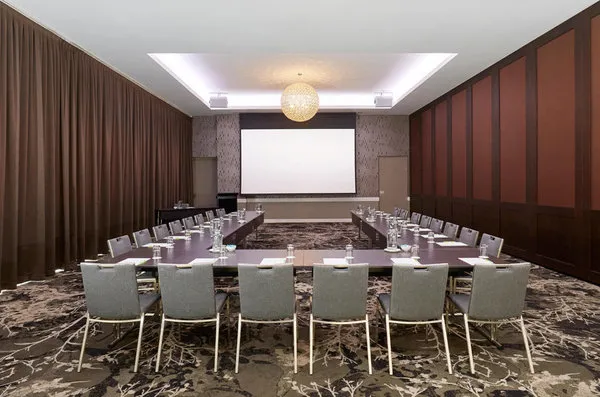 Holiday Inn Warwick Farm