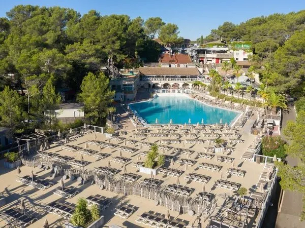 Holidiay Green Resort & Spa