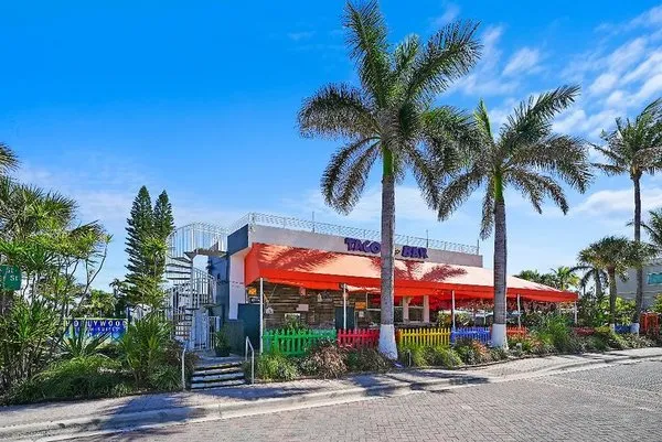 Hollywood Beach Suites Hotel