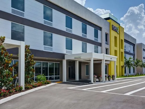 Home2 Suites by Hilton Naples I-75 Pine Ridge Road