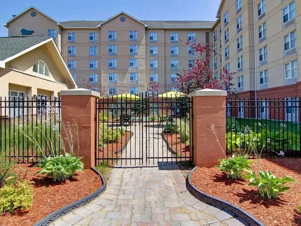 Homewood Suites Toronto-Mississauga