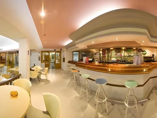 Hostal Adelino