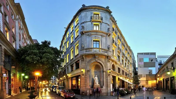 Hotel 1898