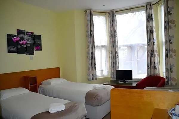 Hotel 65
