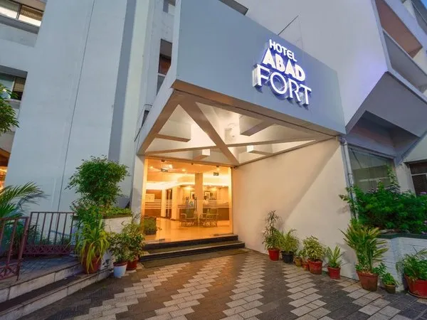 Hotel Abad Chullickal
