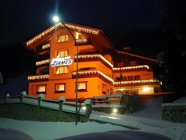 Hotel Ai Zirmes