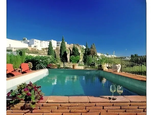 Hotel Alavera De Los Baños