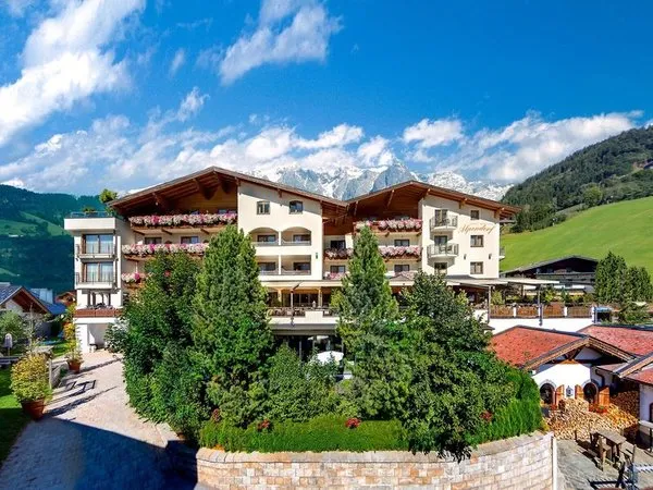 Hotel Alpendorf