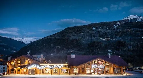 Hotel Base Camp Lodge