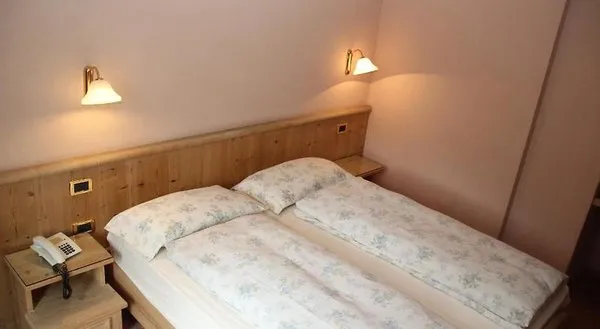 Hotel Caravasc