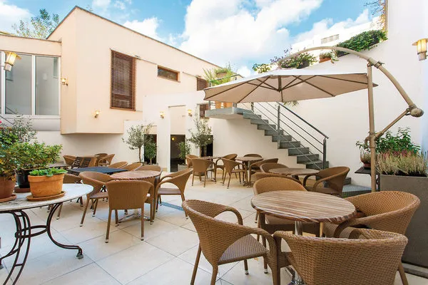 Hotel Carol