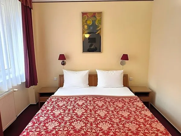 Hotel Cloister Inn