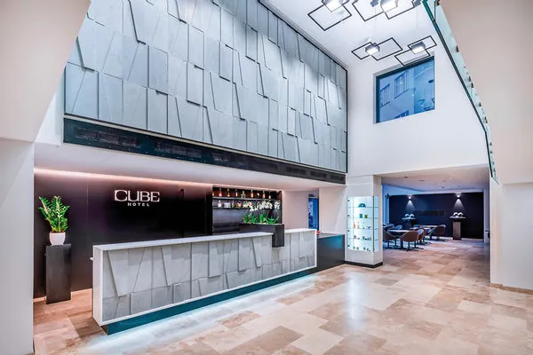 Hotel CUBE