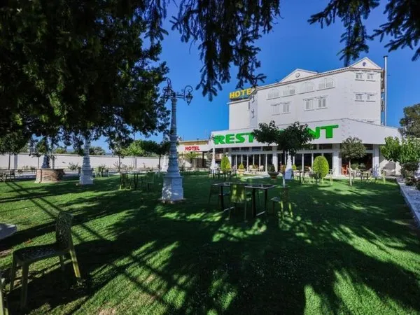Hotel Familja